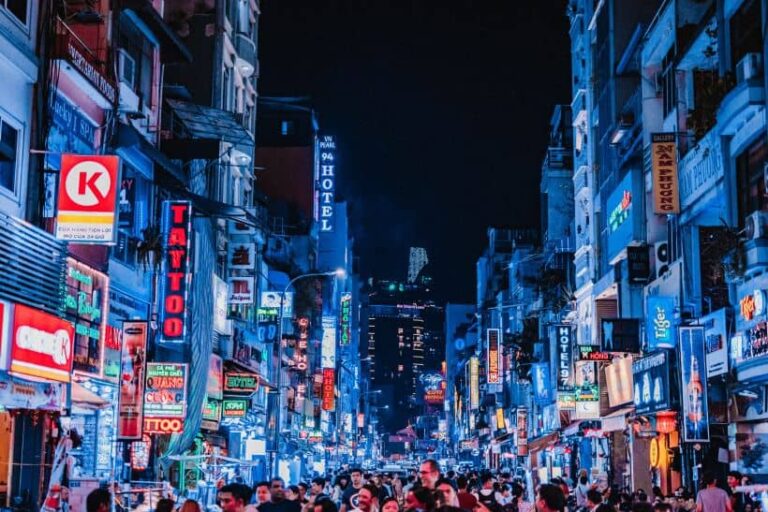 Differences between Hanoi vs Ho Chi Minh city Which to visit?