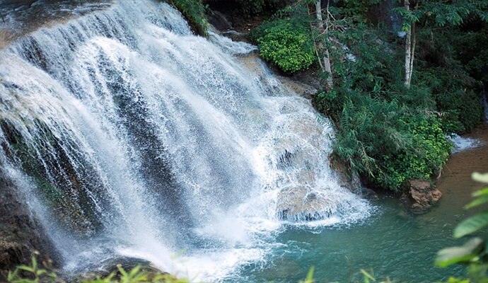 Top 4 unspoiled waterfalls and streams near Hanoi