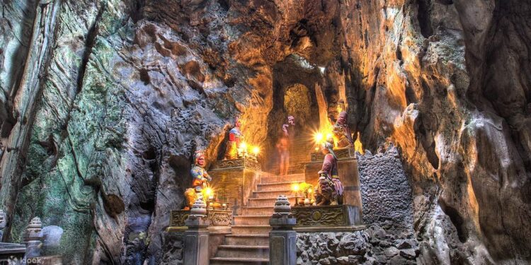 Huyen Khong Cave is one of the largest and most magnificent caves in the Marble Mountains area