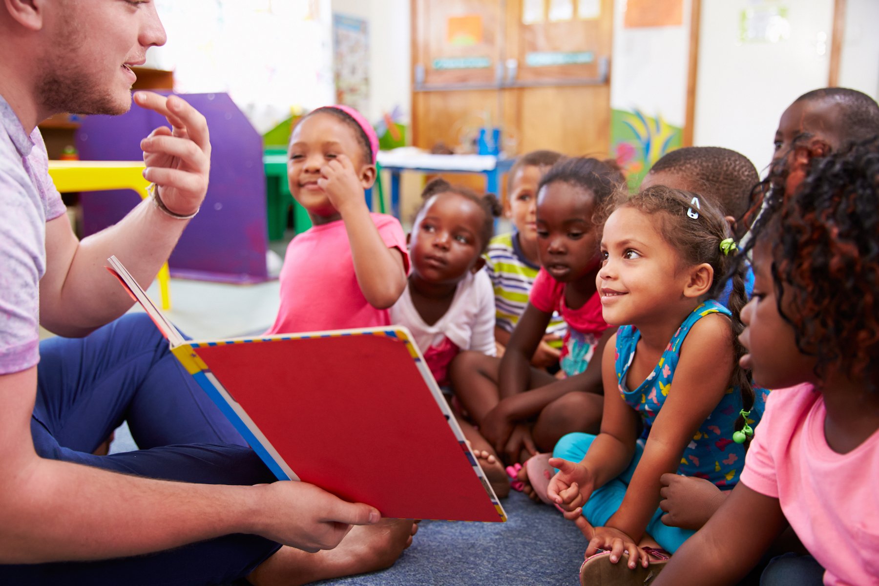 How To Become a Kindergarten Teacher: Benefits
