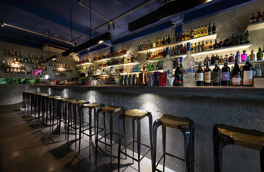 The Alley Cocktail Bar & Kitchen Restaurant is one of Saigon's bars with a special idea