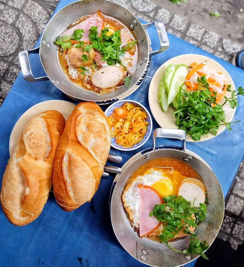 Banh Mi Chao Di Nu is one of the best Banh Mi in Ho Chi Minh City
