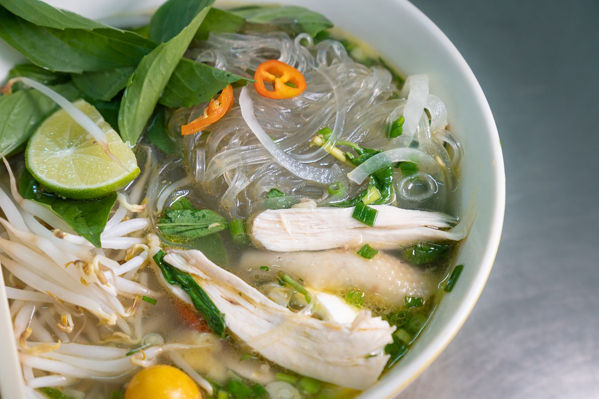 Pho Mien ga Ky Dong stands out as one of the best places for chicken vermicelli in Ho Chi Minh City