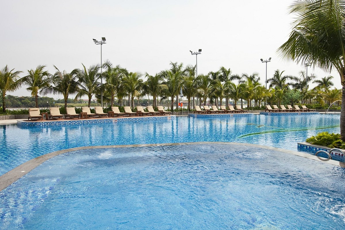 Saigon River Club is a top health club, the biggest in Saigon, with modern facilities and the latest fitness equipment