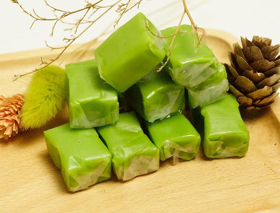 Kẹo Dừa, or Coconut Candy, is a sweet Vietnamese delicacy