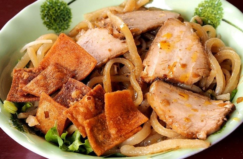 Cao Lau (Cao Lau Noodles) is a signature dish from Hoi An