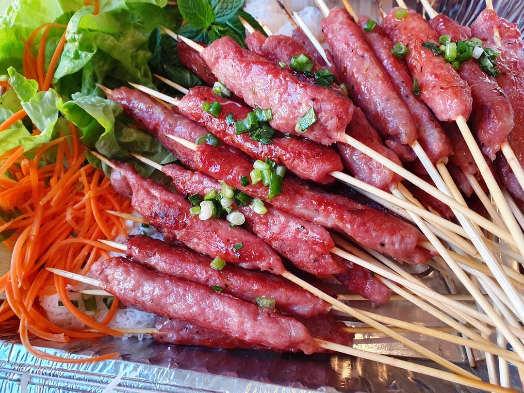 An unmissable Vietnamese snack - Nem Nướng (Vietnamese Grilled Pork Sausage)