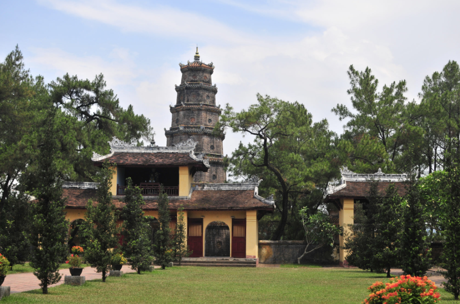 Thien Mu Pagoda is a destination not to be missed for tourists who want to learn more about spiritual enlightenment and cultural integration