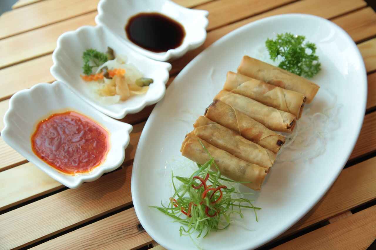 Recipe for making authentic Vietnamese spring rolls