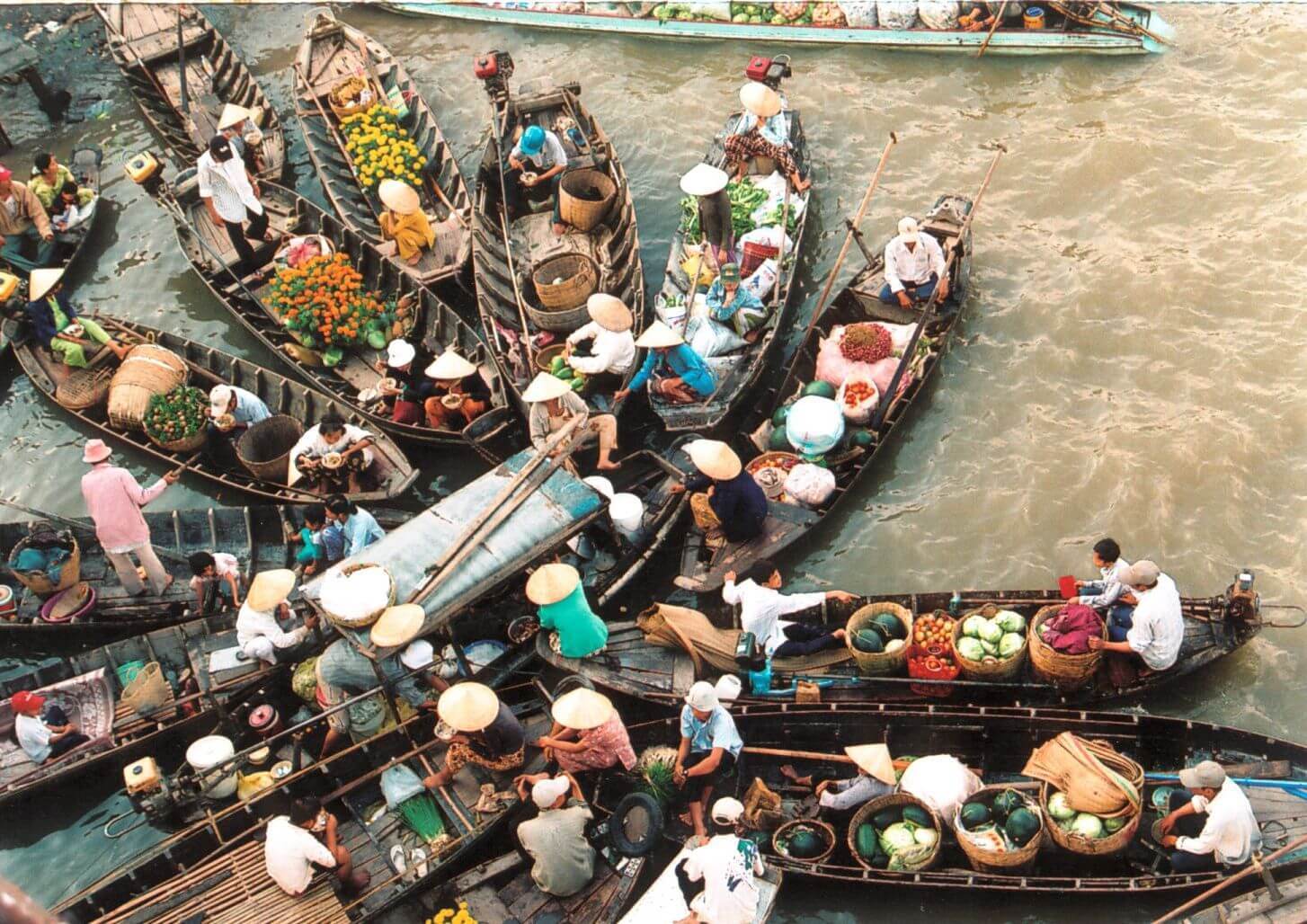 Visit Cai Be Floating Market